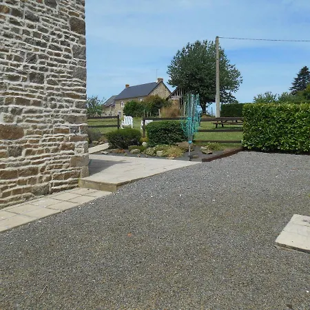 Rustic And Spacious Converted Barn Isigny-le-Buat