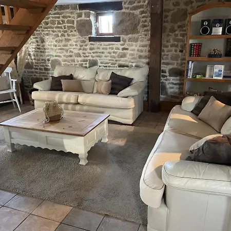 Rustic And Spacious Converted Barn בית נופש