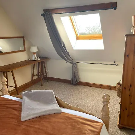 Rustic And Spacious Converted Barn 펜션 *