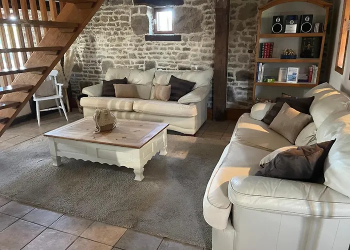 Rustic And Spacious Converted Barn Holiday home