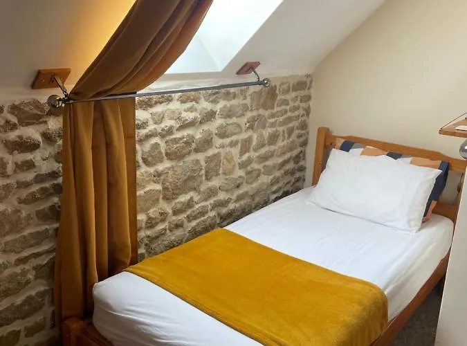 Rustic And Spacious Converted Barn Holiday home